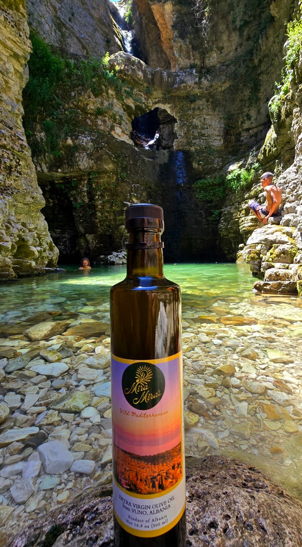 Vuno extra virgin olive oil bottle by natural stone and water